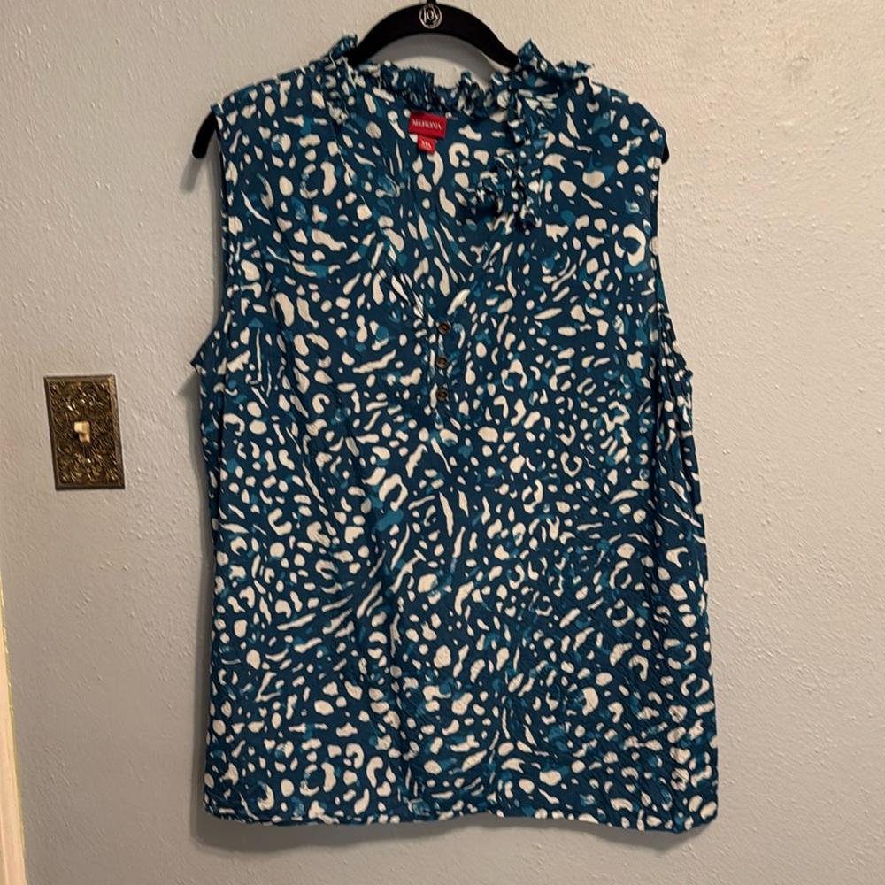 Medina XXL blue & white sleeveless top